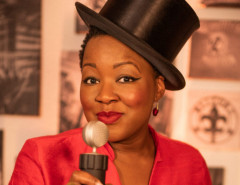 Моник Томас